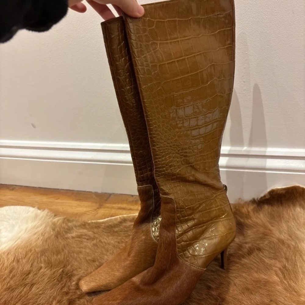 Elegant Brown Crocodile Pattern Heeled Boots